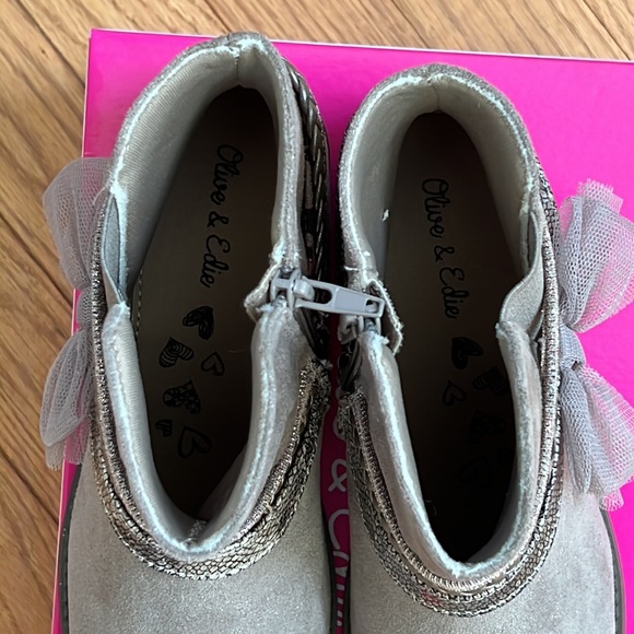 NIB Olive & Edie Strappie Ankle Boots - Picture 4 of 5